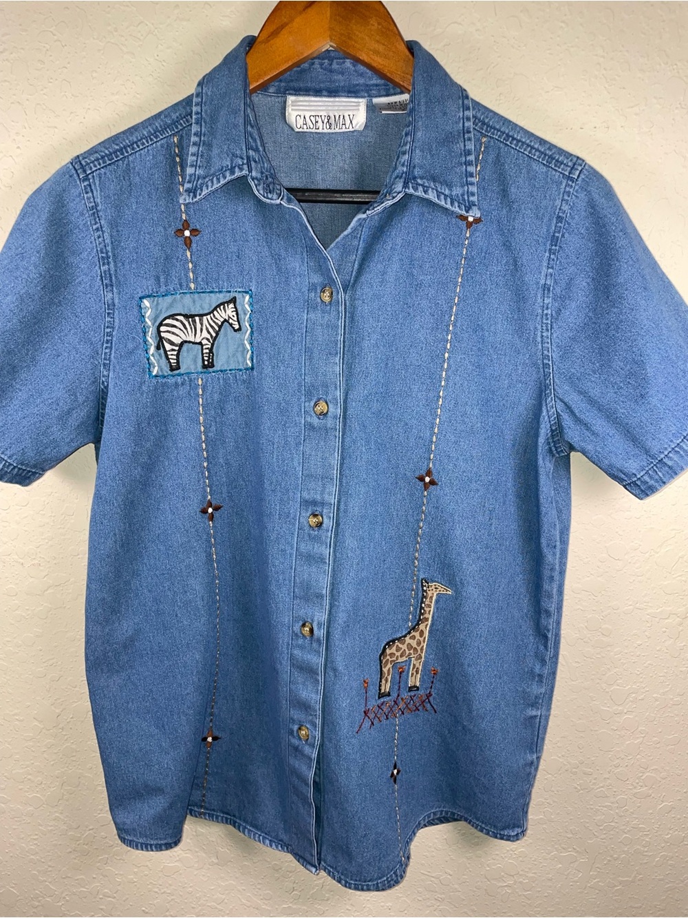 Vintage Casey & Max Denim Button Down Shirt Zebra Giraffe Safari Embroidered S